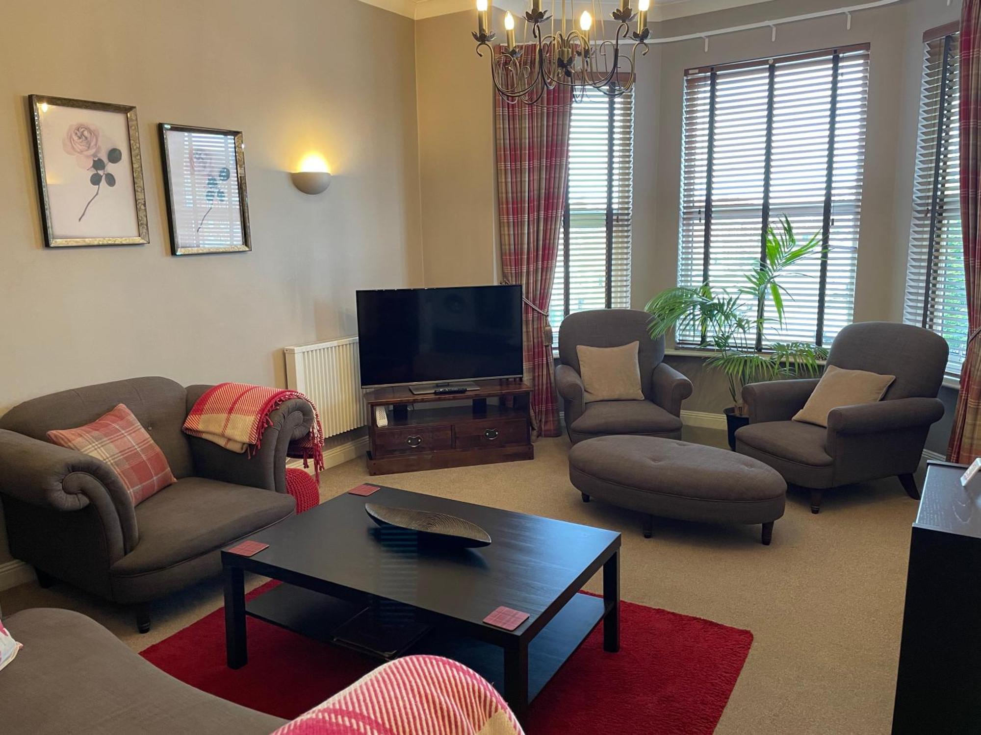 Number 10 Service Apartment - Danes Саутхамптън Екстериор снимка