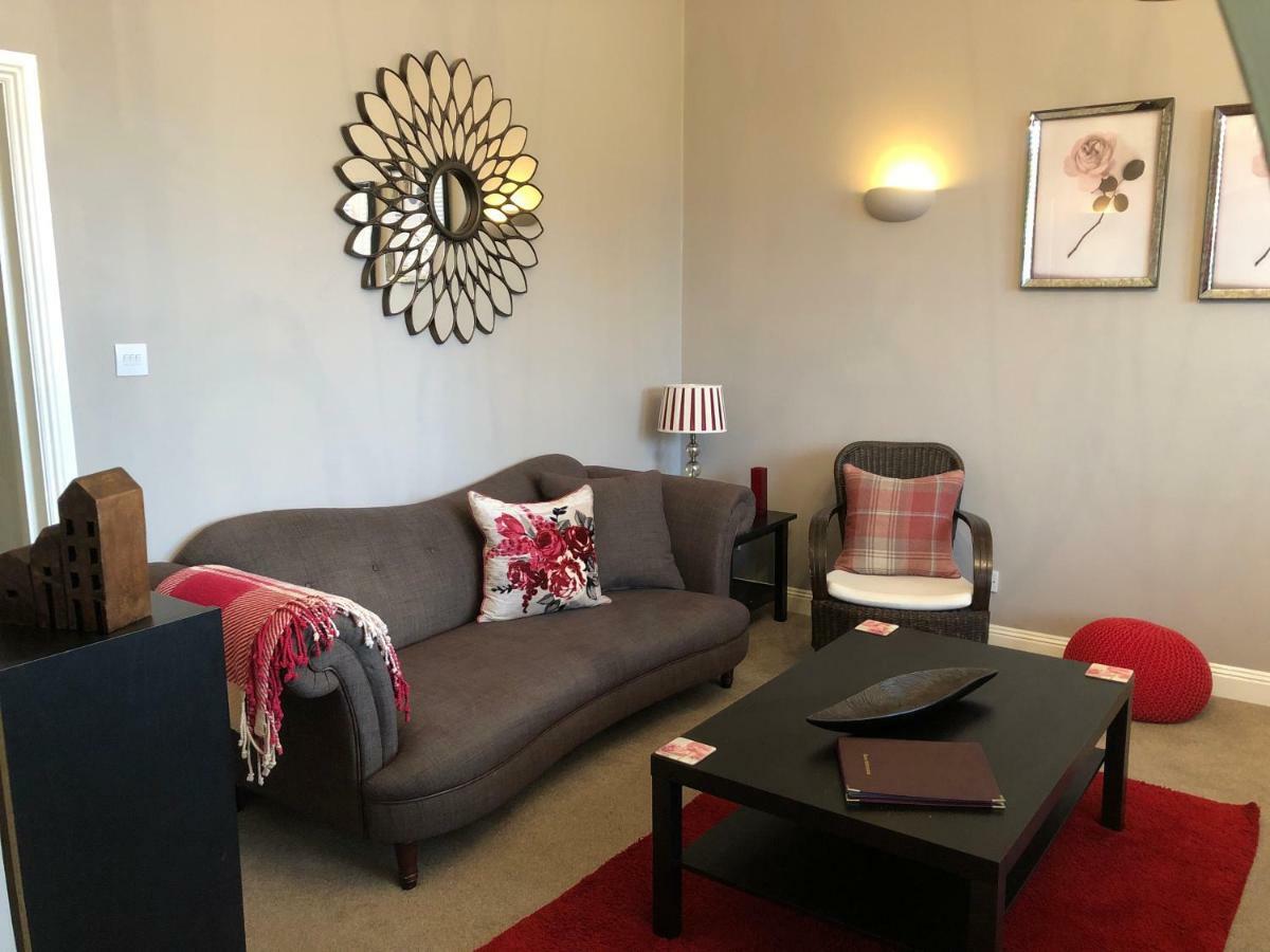 Number 10 Service Apartment - Danes Саутхамптън Екстериор снимка